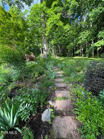 $525,000 | 103 Meadow Springs Court, Flag Pond, TN 37657