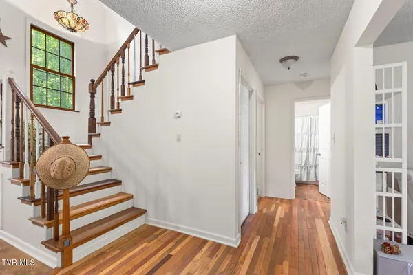 $525,000 | 103 Meadow Springs Court, Flag Pond, TN 37657