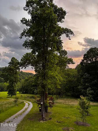 $525,000 | 103 Meadow Springs Court, Flag Pond, TN 37657