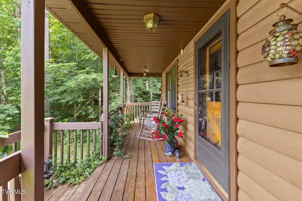 $525,000 | 103 Meadow Springs Court, Flag Pond, TN 37657