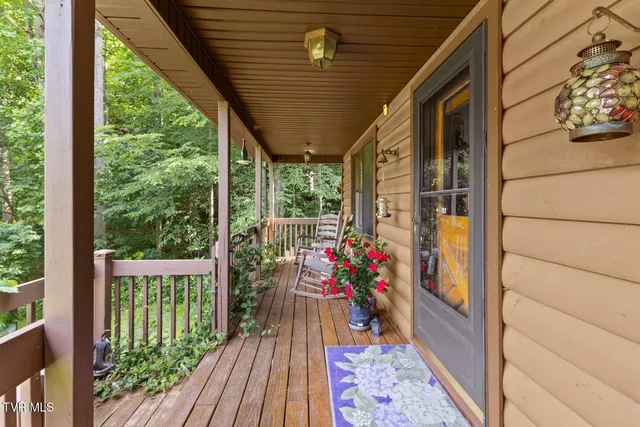 $525,000 | 103 Meadow Springs Court, Flag Pond, TN 37657