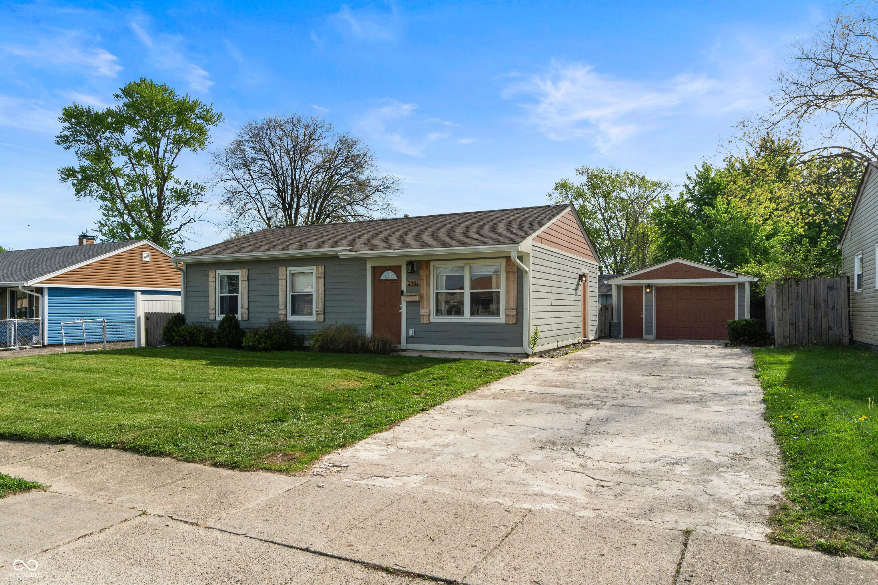 2901 North Routiers Avenue Indianapolis, IN 46219 - Photo 2 of 14