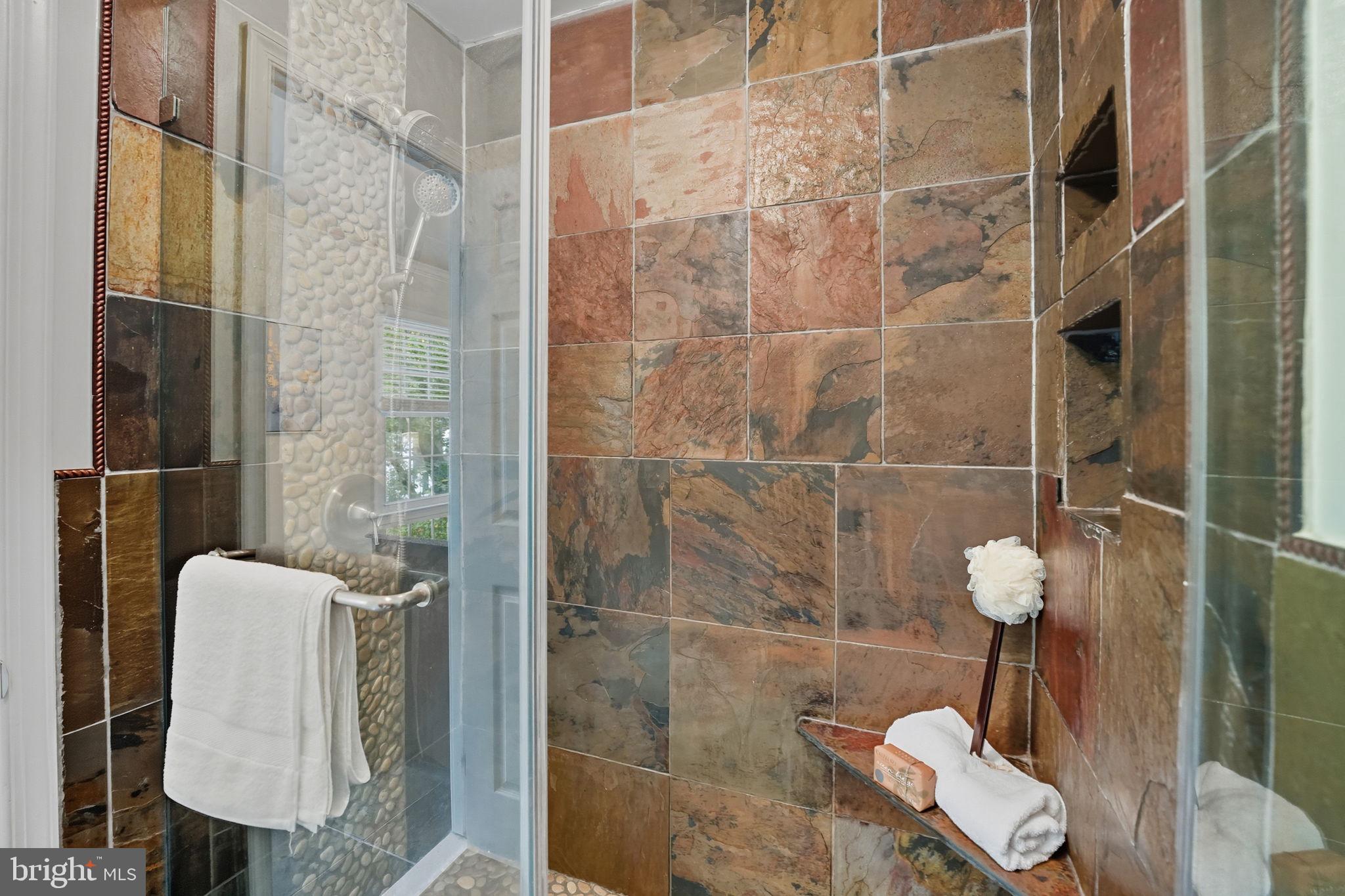 7954 Forest Path Way Springfield, VA 22153 - Photo 18 of 34