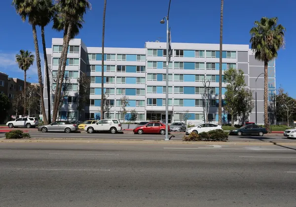 $1,451 | 15211 Sherman Way, Van Nuys, CA 91405