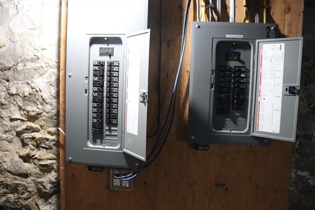 26 St Elmo Road Worcester, MA 01602 - Photo 38 of 42 an entryway with a flower pot