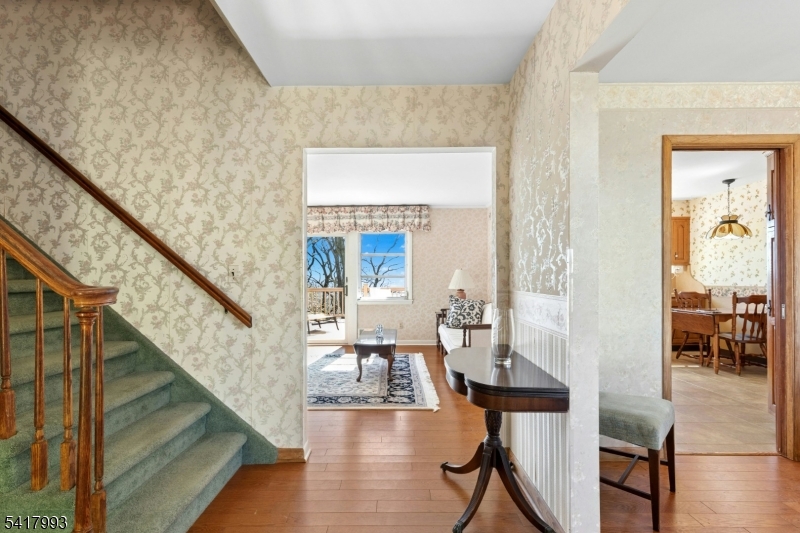 10 Tree Top Drive Springfield, NJ 07081 - Photo 4 of 18