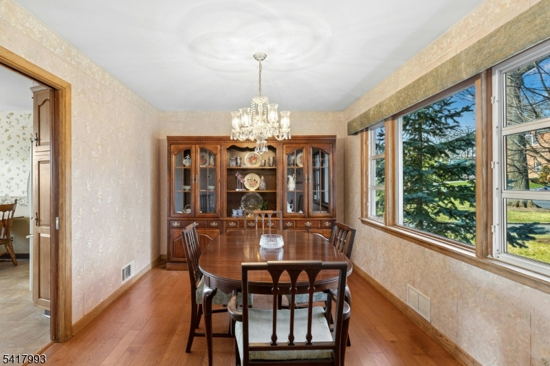 10 Tree Top Drive Springfield, NJ 07081 - Photo 7 of 18