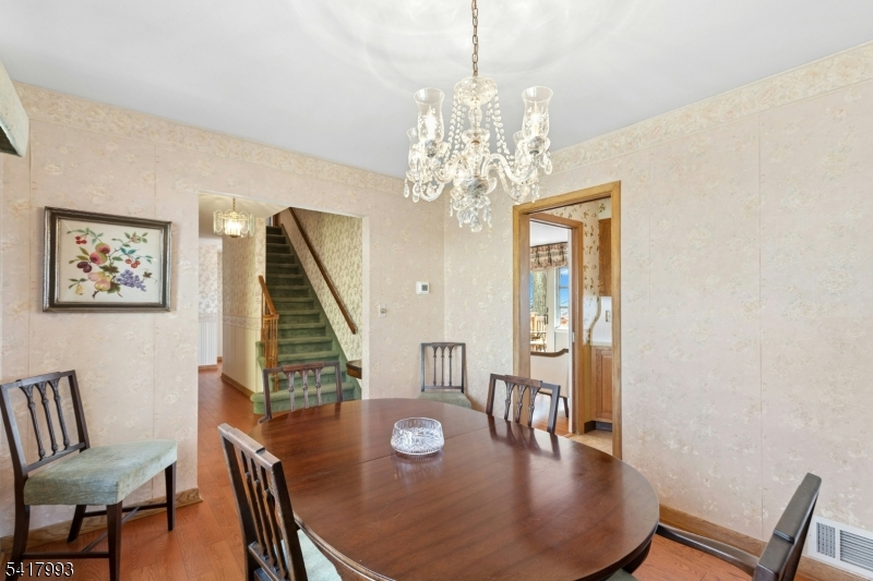 10 Tree Top Drive Springfield, NJ 07081 - Photo 9 of 18