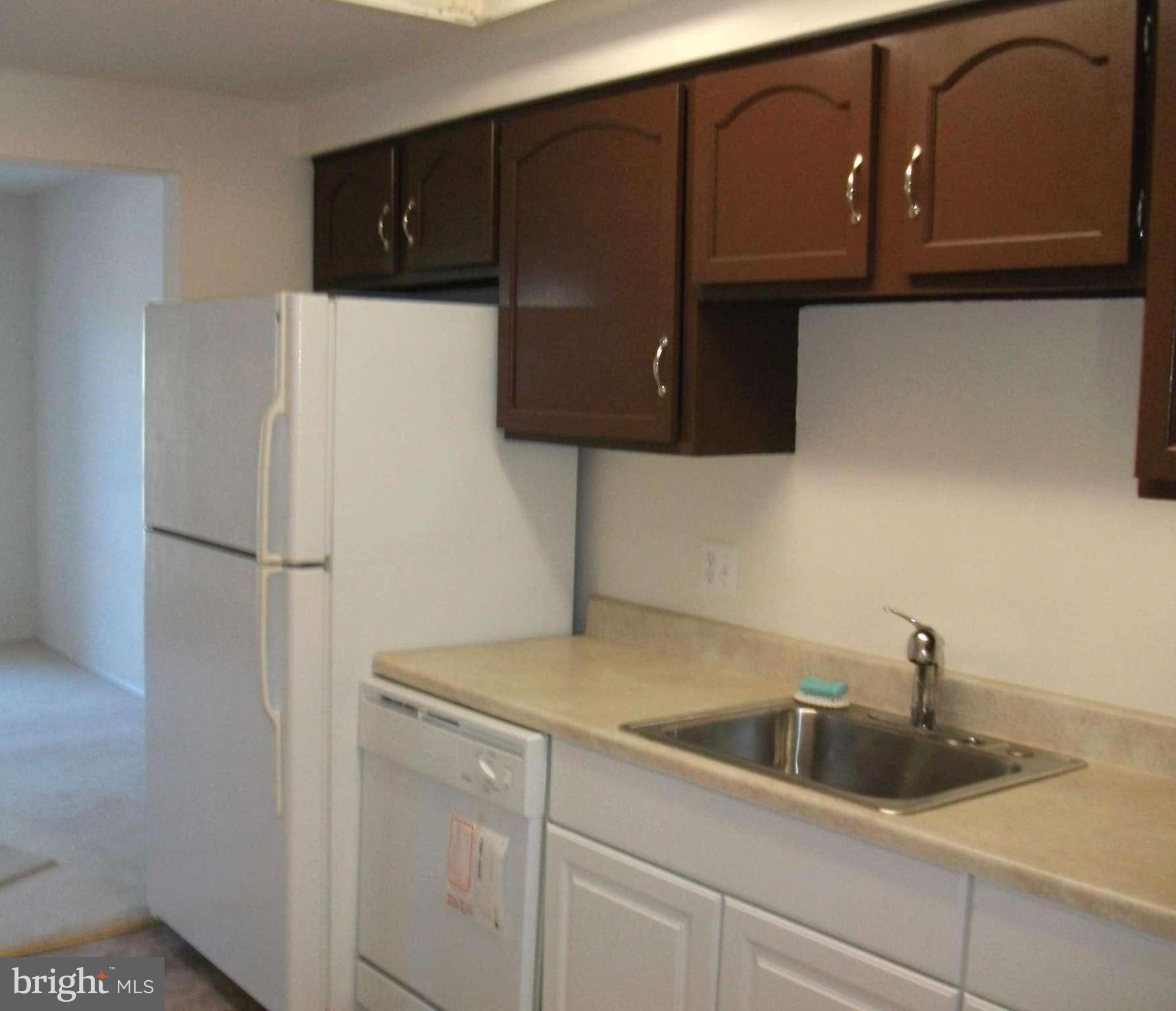 221 North Cottage Road Sterling, VA 20164 - Photo 8 of 20 Kitchen