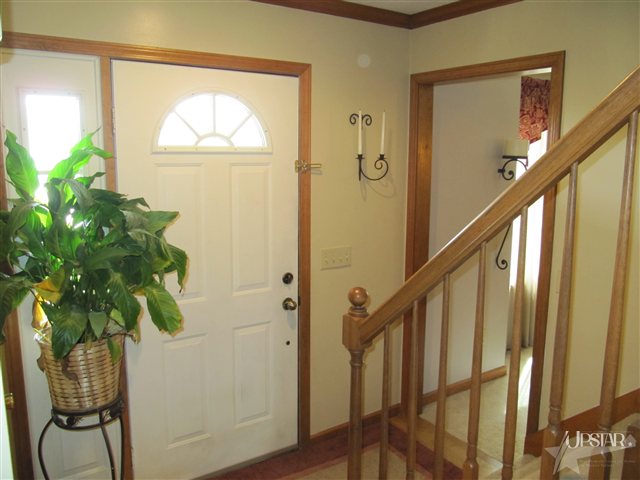 710 Diamond Point Place Fort Wayne, IN 46804 - Photo 2 of 29