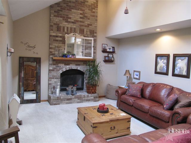 710 Diamond Point Place Fort Wayne, IN 46804 - Photo 11 of 29