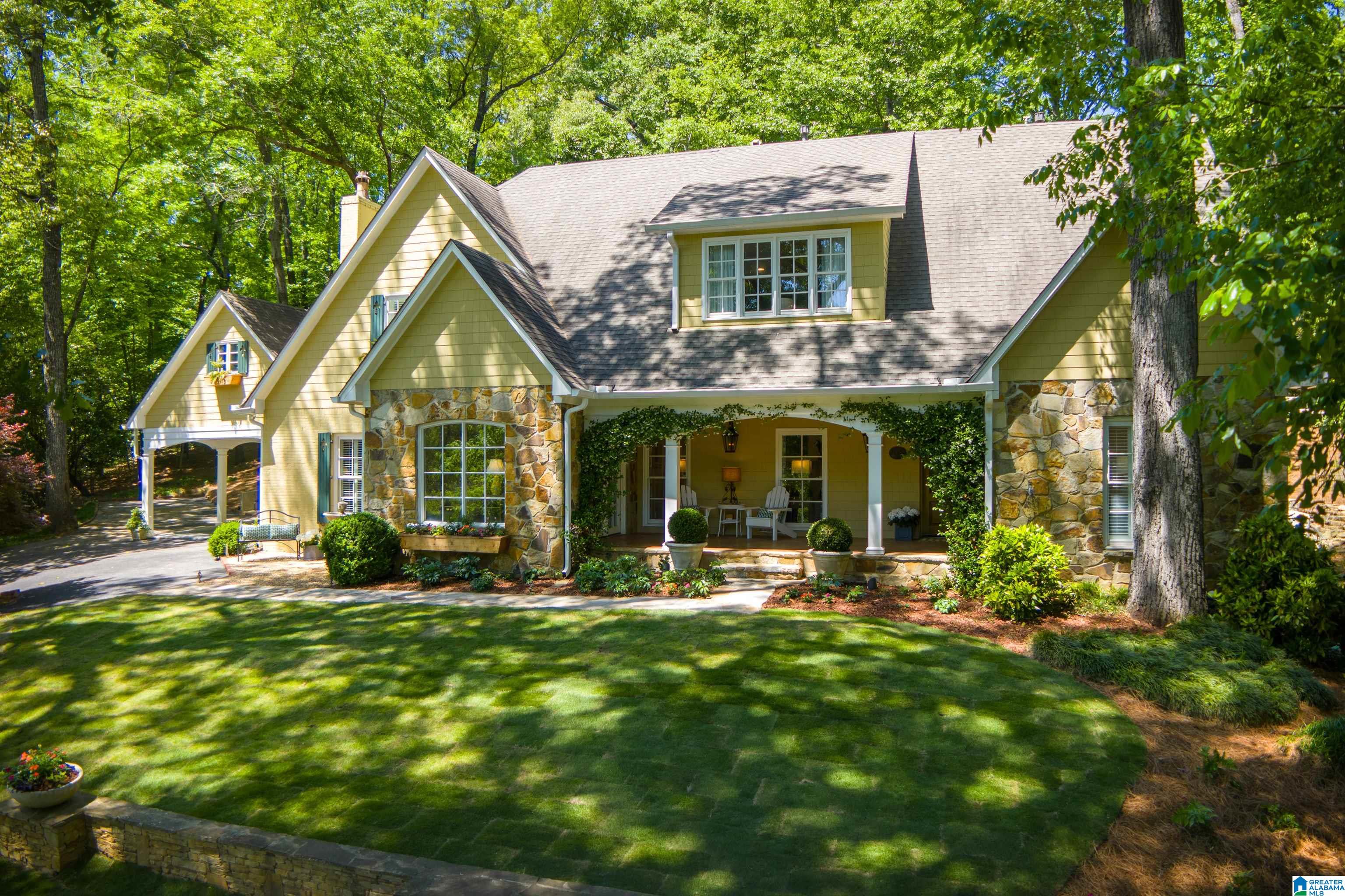 14 Woodhill Road Birmingham, AL 35213 - Photo 3 of 55