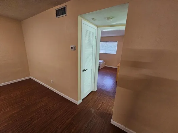 $1,800 | 580 Egret Drive, Unit 310, Hallandale Beach, FL 33009