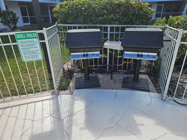 $1,800 | 580 Egret Drive, Unit 310, Hallandale Beach, FL 33009