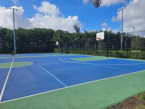 $1,800 | 580 Egret Drive, Unit 310, Hallandale Beach, FL 33009