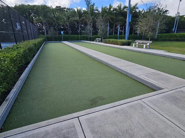 $1,800 | 580 Egret Drive, Unit 310, Hallandale Beach, FL 33009