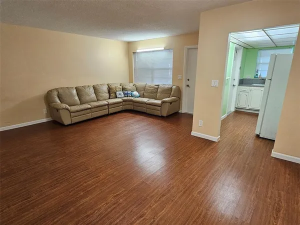 $1,800 | 580 Egret Drive, Unit 310, Hallandale Beach, FL 33009