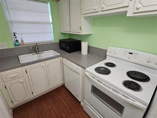 $1,800 | 580 Egret Drive, Unit 310, Hallandale Beach, FL 33009