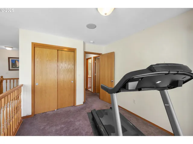 a view of utility room