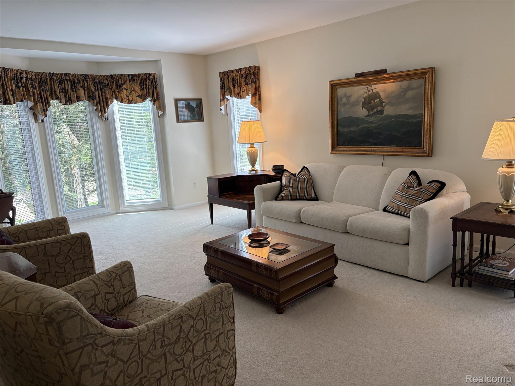 2534 Topsham Drive Rochester, MI 48306 - Photo 9 of 21 09_beyc6a2dcfe56158b.jpg