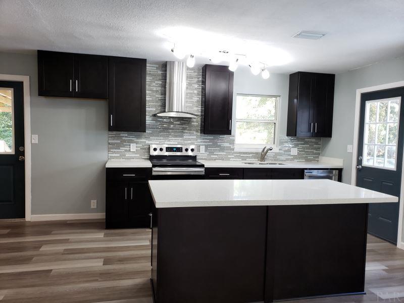 5500 Tom Sawyer Road Milton, FL 32583 - Photo 3 of 18 Gallery Image 3