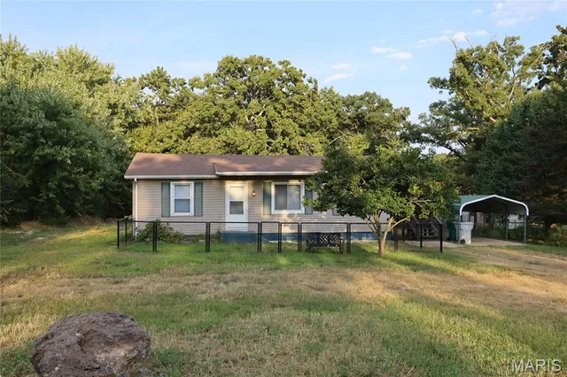 $950 | 15591 Highway 21, Potosi, MO 63664