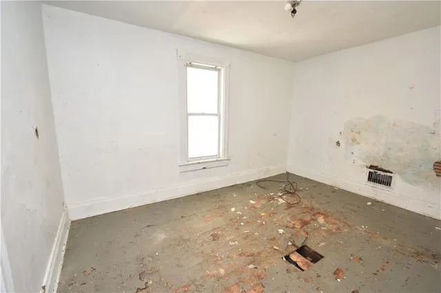 $62,500 | 618-620 15th Street, Beaver Falls, PA 15010