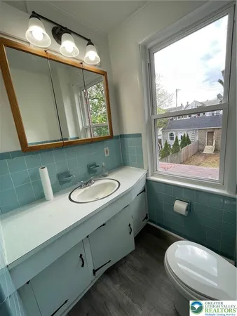 $1,650 | 137 South 17th Street, Wilson, PA 18042
