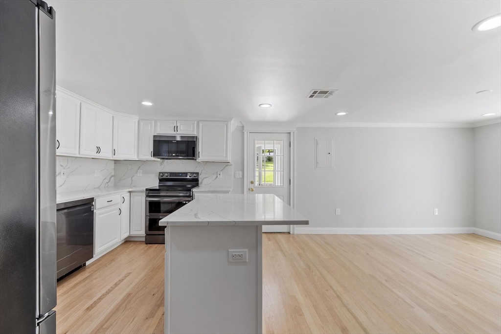 92 Hosmer Street Hudson, MA 01749 - Photo 15 of 31
