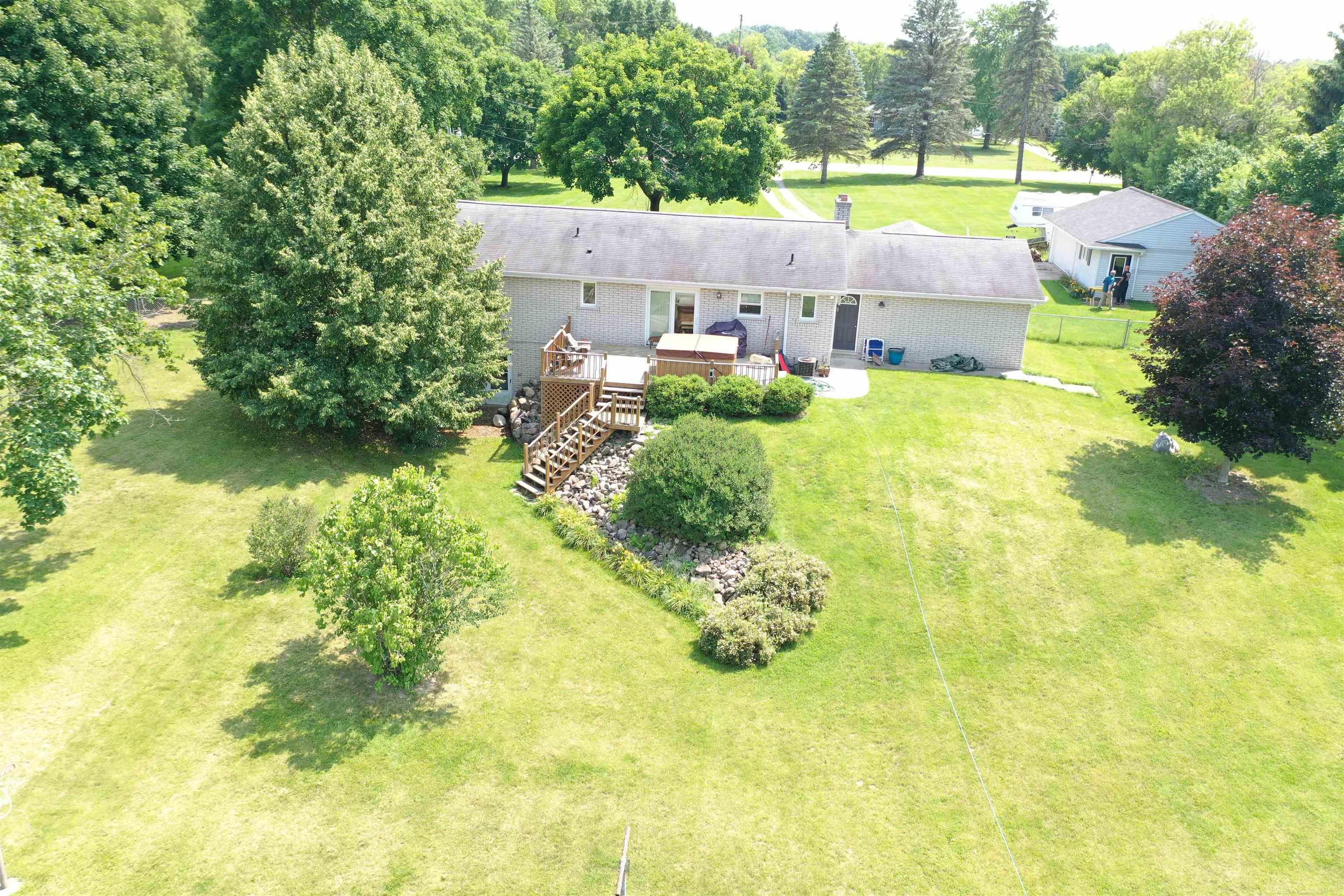3125 South Fenton Road Holly, MI 48442 - Photo 14 of 34 50114821-13.JPG