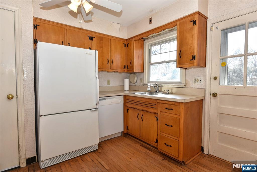 96 Grove Street Waldwick, NJ 07463 - Photo 11 of 34