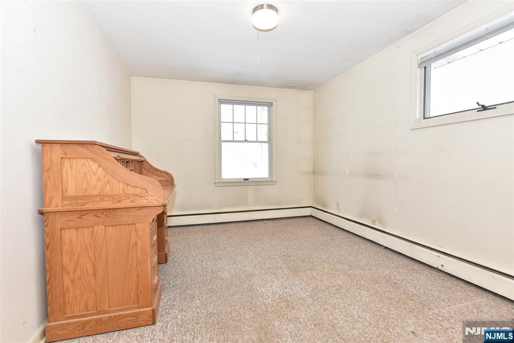 96 Grove Street Waldwick, NJ 07463 - Photo 12 of 34