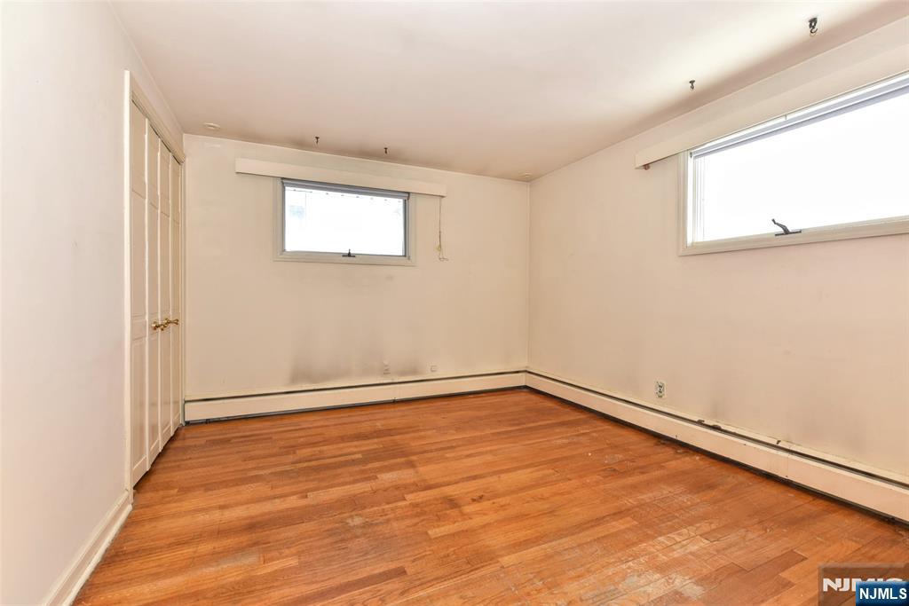 96 Grove Street Waldwick, NJ 07463 - Photo 15 of 34