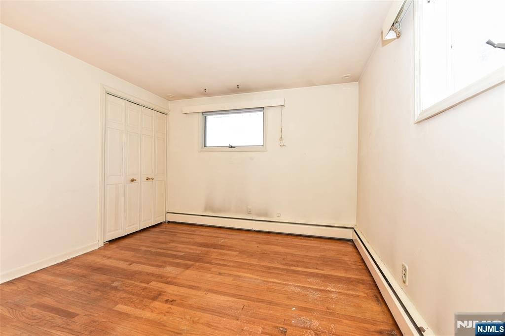 96 Grove Street Waldwick, NJ 07463 - Photo 16 of 34