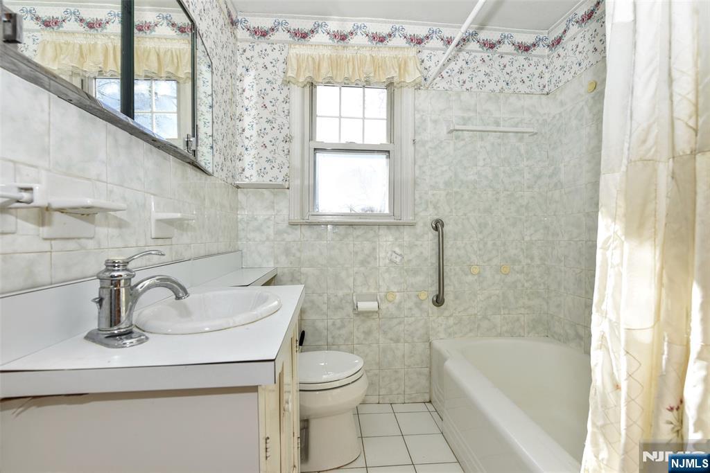 96 Grove Street Waldwick, NJ 07463 - Photo 17 of 34