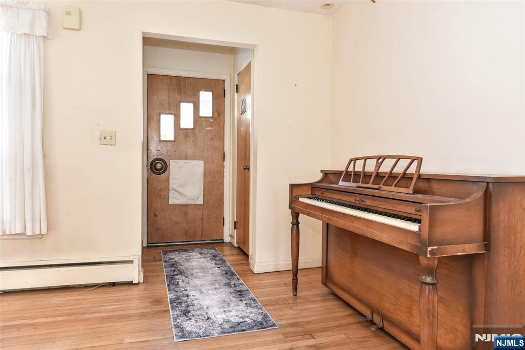 96 Grove Street Waldwick, NJ 07463 - Photo 4 of 34