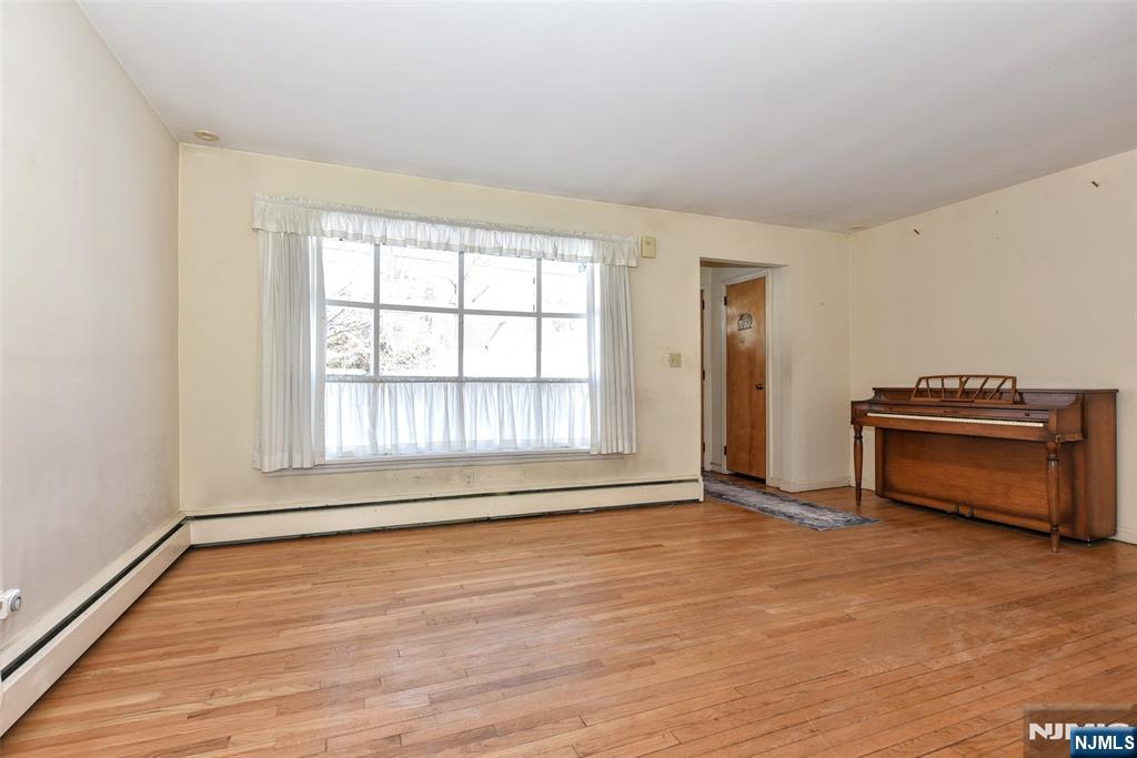 96 Grove Street Waldwick, NJ 07463 - Photo 6 of 34