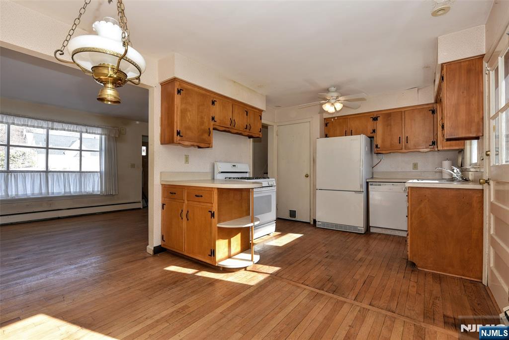 96 Grove Street Waldwick, NJ 07463 - Photo 9 of 34