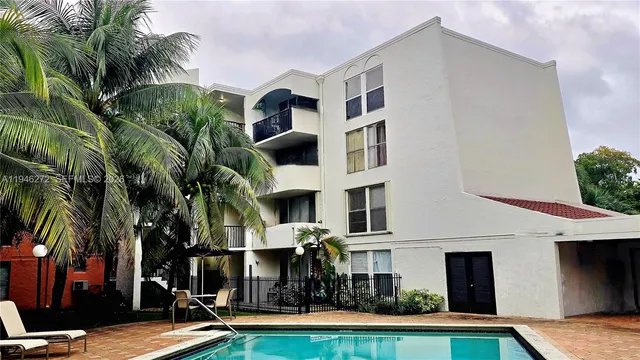 $2,400 | 2150 Southwest 16th Avenue, Unit 206, Miami, FL 33145