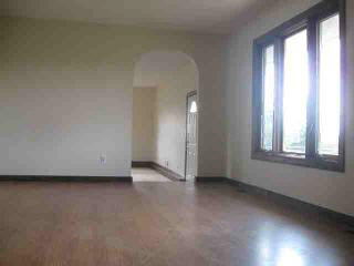 3530 Sheick Monroe, MI 48162 - Photo 9 of 10 Living Room