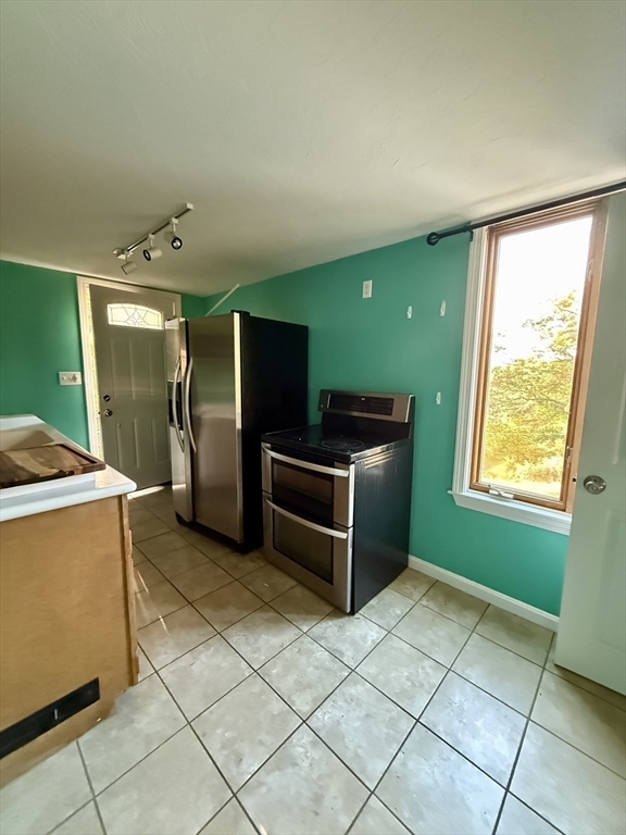 11 Danforth Park Road Framingham, MA 01701 - Photo 7 of 33