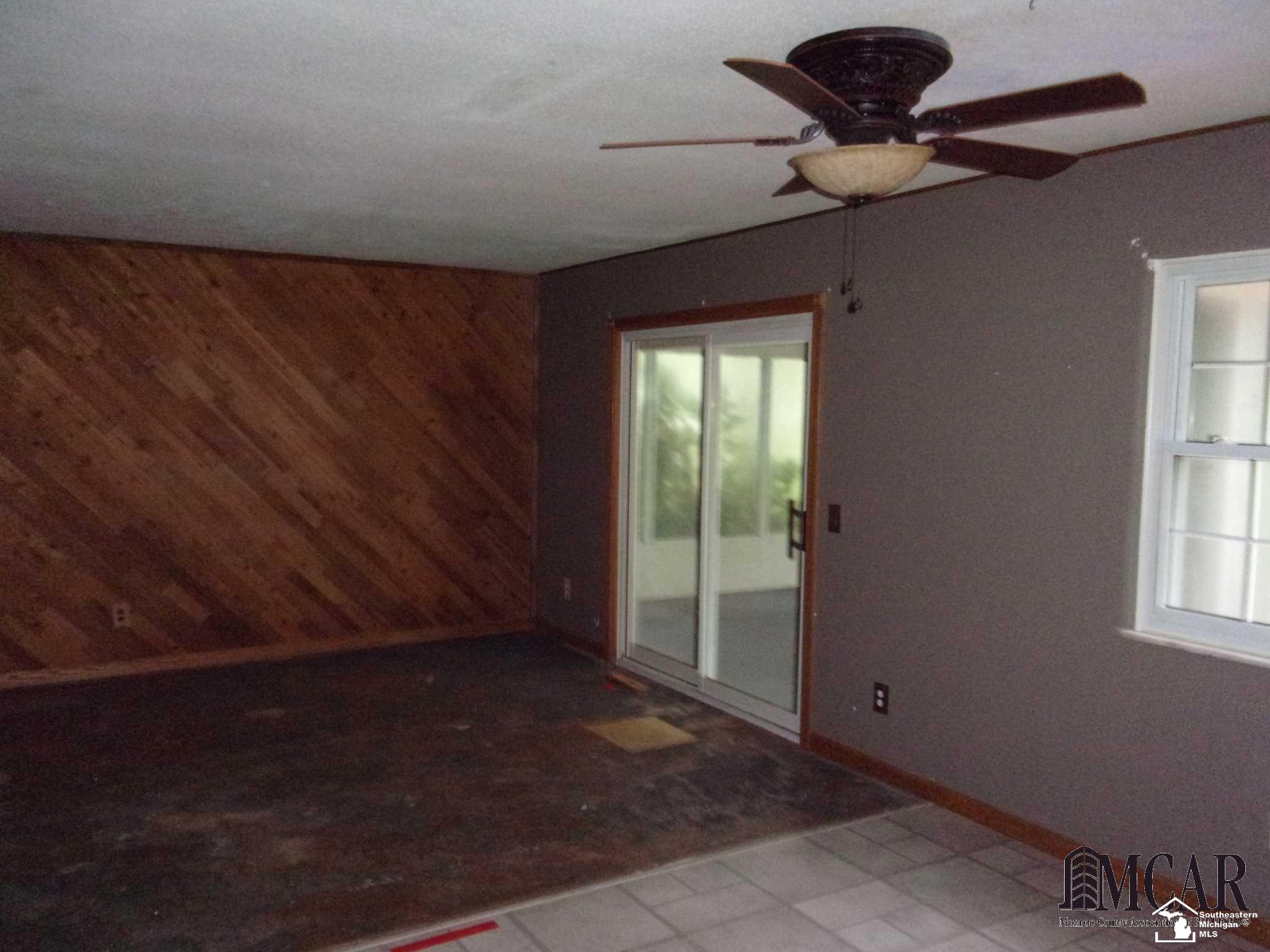 11823 Secor Road Petersburg, MI 49270 - Photo 5 of 20 21451836-4.JPG