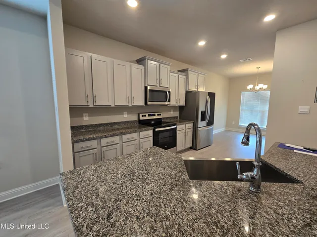 $2,100 | 15624 Hawick Lane, Biloxi, MS 39532