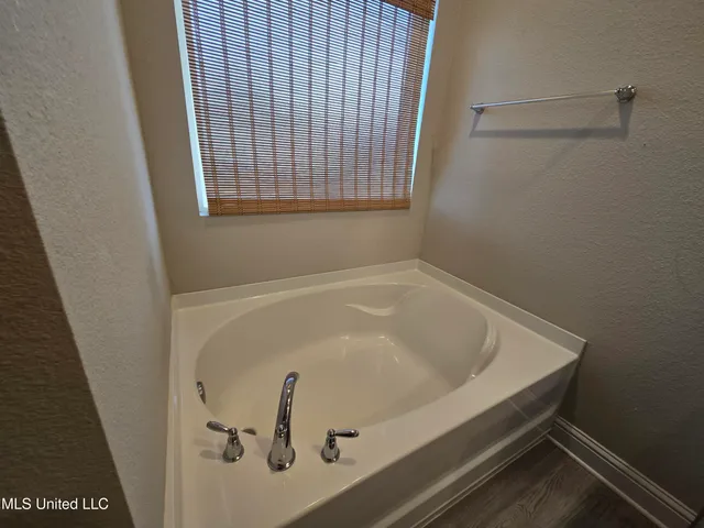 $2,100 | 15624 Hawick Lane, Biloxi, MS 39532