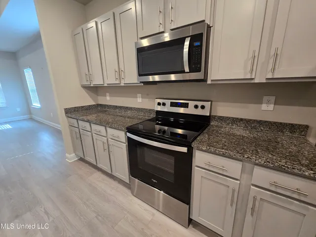 $2,100 | 15624 Hawick Lane, Biloxi, MS 39532