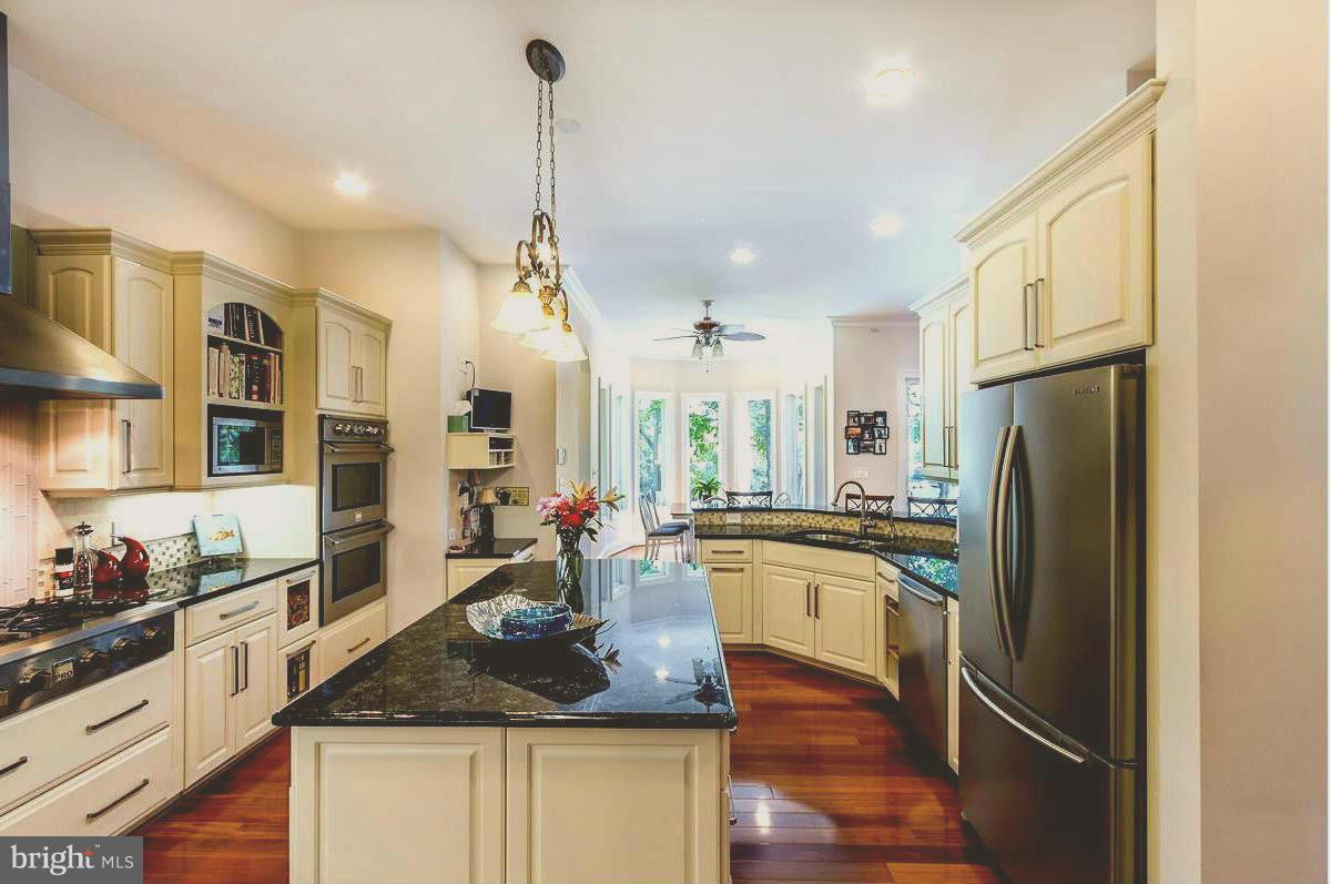 345 Edgewater Road Pasadena, MD 21122 - Photo 11 of 30 Kitchen