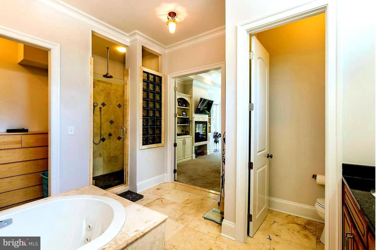 345 Edgewater Road Pasadena, MD 21122 - Photo 16 of 30 Bath (Master)