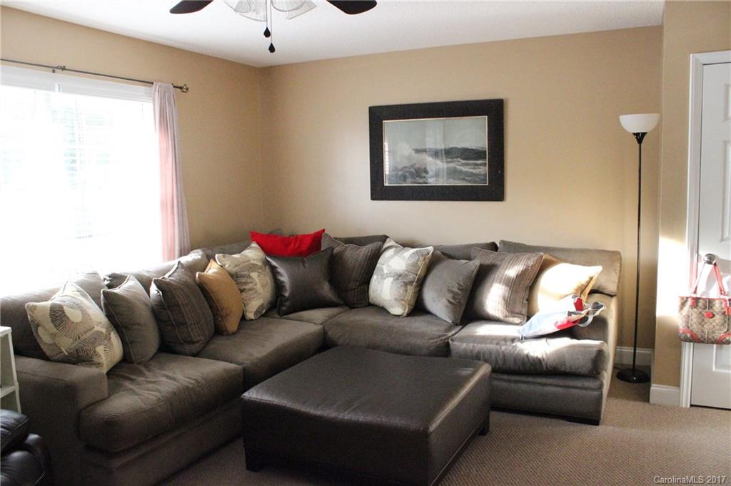 2982 Kingsburry Road Clover, SC 29710 - Photo 4 of 12 Gallery Image 4