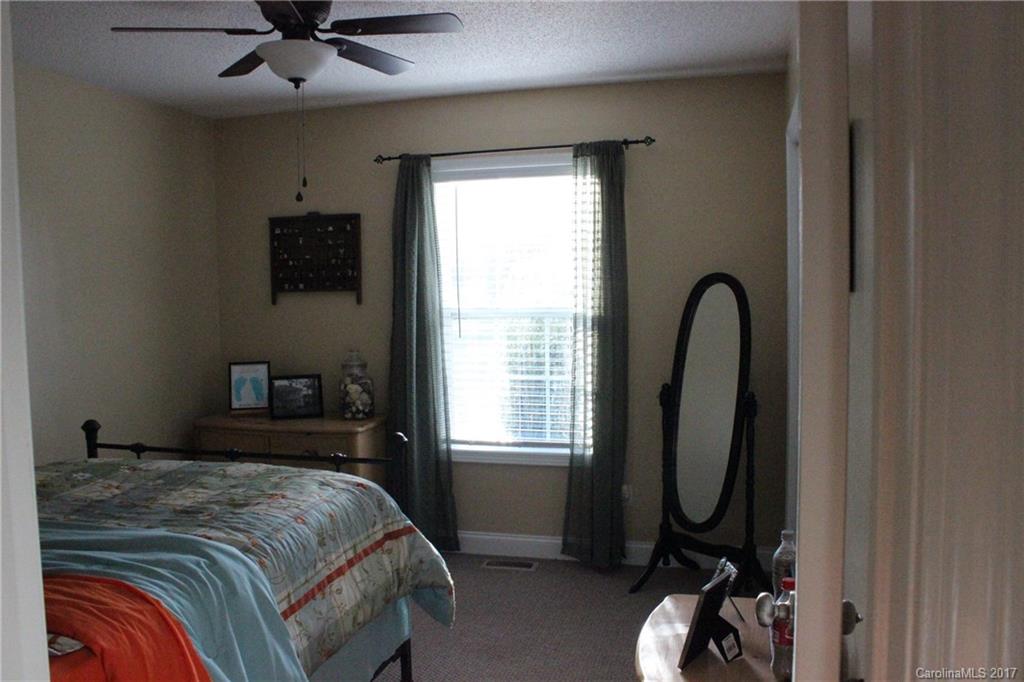 2982 Kingsburry Road Clover, SC 29710 - Photo 8 of 12 Gallery Image 8