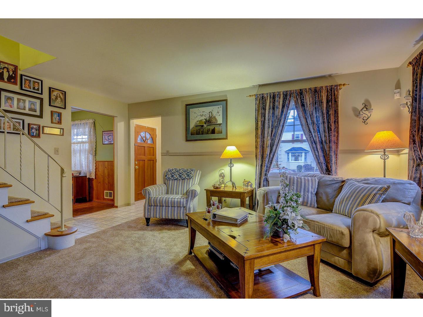 327 Sutherland Road Ewing, NJ 08618 - Photo 2 of 17 Living Room